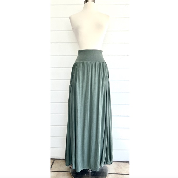 GARNET HILL Favorite Knit Maxi Skirt in Sage -  S - Picture 2 of 12